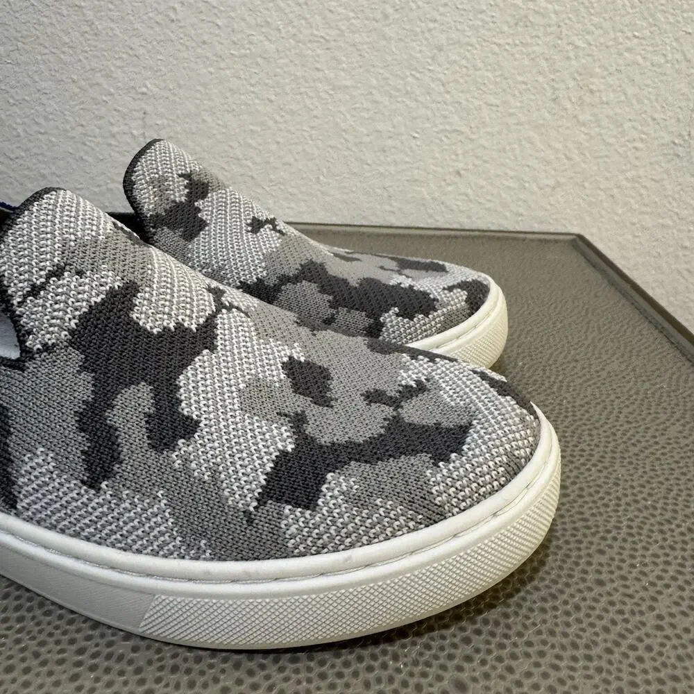 Rothys Kids Gray Camo Slip On Sneakers Size 4 Shoes Unisex Boys Girls